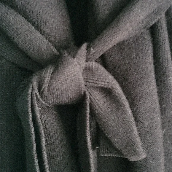 Elegant Black Women's Cardigan - Picture 6 of 8